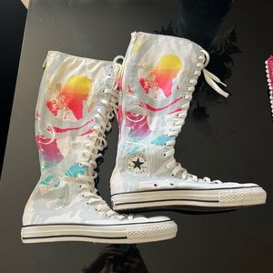 Funky super high Converse size 7.5. In very good condition.